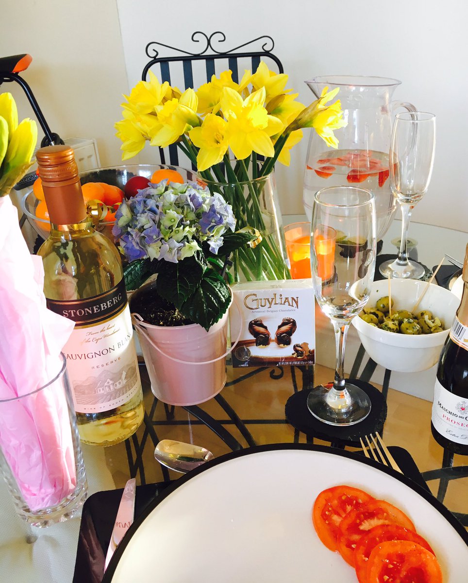 EveharrisonEve's tweet photo. Used your sugar free recipes @ThisisDavina for Mother's Day. Tasted yummy and Mum was very happy too 😊🍽🌷💕👌🏼 https://t.co/jMS2wiEyks
