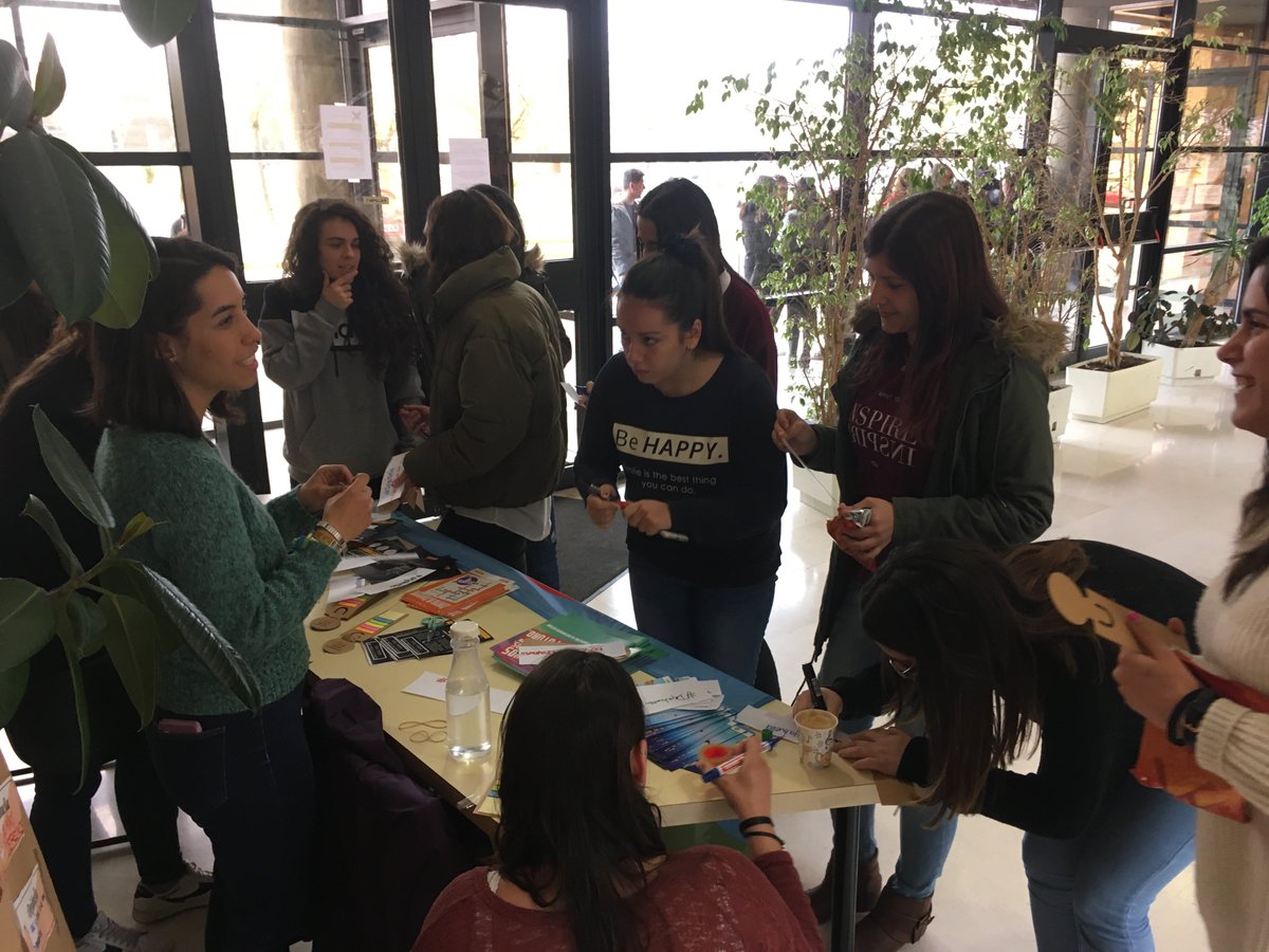 gitanos_org_CYL's tweet photo. En #FSGSalamanca hemos realizado una captación de voluntariado en @ccss_usal ¡Gracias a todos y todas por vuestro interés y atención! https://t.co/fIoL9cIPbH