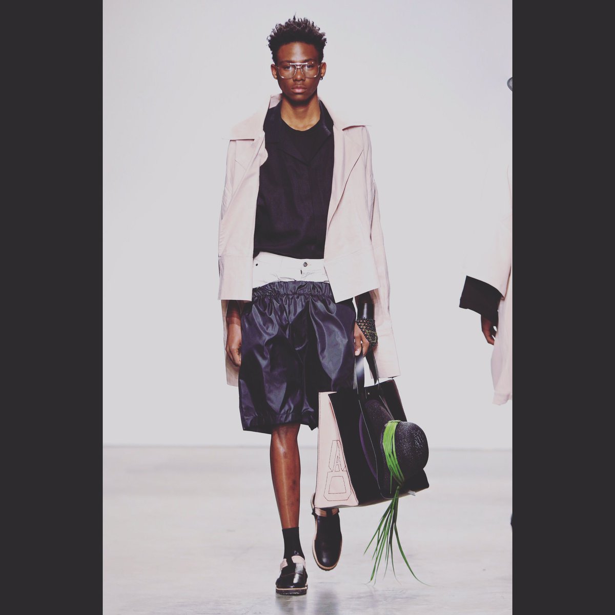 Catch us at the Super Designer Sale! 

For more info:

facebook.com/events/4024920…

#champagnefriday #shoplocal