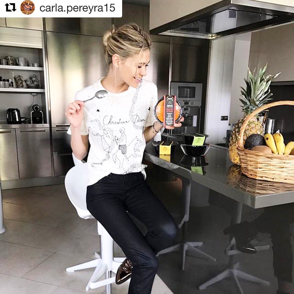 nutrimedic_'s tweet photo. @carlipereyra después de dará a luz hace poquitos meses. 
Cuídate tú también con nuestro plan detox de zumos, sopas y cremas calientes. https://t.co/gahMtqyQfz