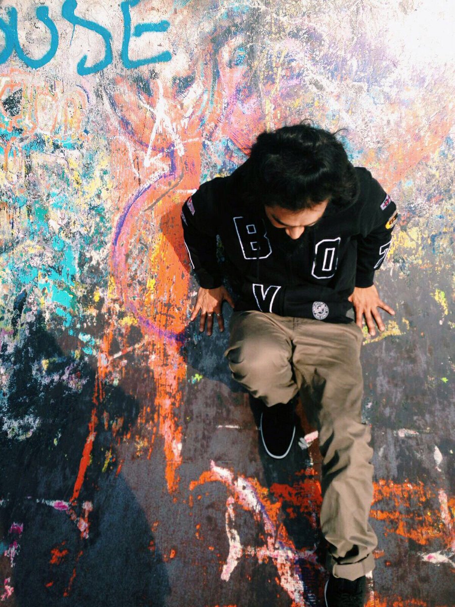 mypandashallfly's tweet photo. Messing around in Scotland π¨π»βπ€π€π»πΆ
#landscape #streetwear #streetstyle #urban #desert #dunes #sanddune #boylondon #drmartens #dmlites #mens https://t.co/NGMWHxd3aj