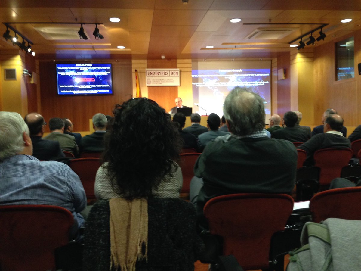 RubiBrilla's tweet photo. Com sempre gran Mariano Marzo, aportant totes les dades per comprendre el necessari canvi de model econòmic/energètic/social #anyEE https://t.co/iw2hm75L7m