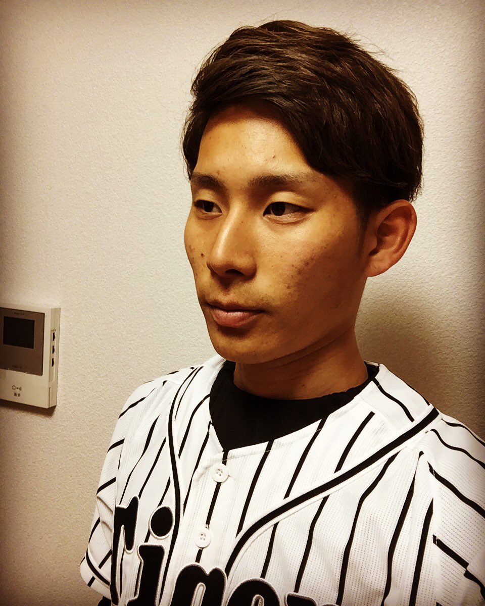 ウドントミカン ミカンくん 髪の毛を 阪神タイガースの糸井嘉男選手っぽく切ってもらいました 中津にある Esna とゆう美容室の糸井さんに切って頂きました 糸井さんは糸井選手のカットもされてる美容師さん ありがとうございましたー 糸井 ウドントミカン ミカンくん 髪の毛を 阪神タイガースの糸井嘉男選手っぽく切ってもらいました 中津にある Esna とゆう美容室の糸井さんに切って頂きました 糸井さんは糸井選手のカットもされてる美容師さん ありがとうございましたー 糸井