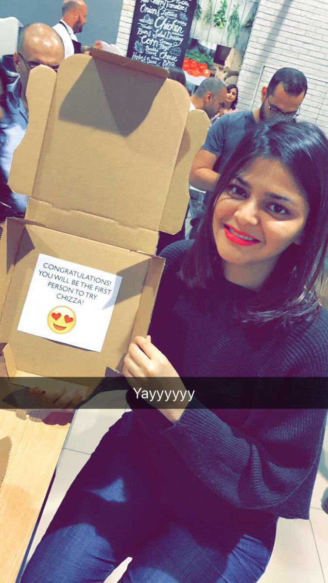 sana_blogs's tweet photo. Yesterday at the launch of @kfcarabia #ChizzaNotPizza and guess what I was the first to try it in the Middle East ❤️You all can try it today https://t.co/uBxuLSCZDp