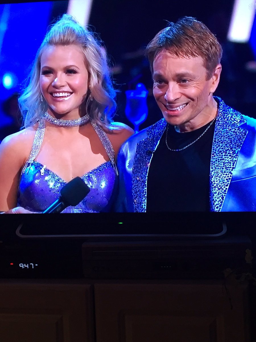 mondayactor's tweet image. #dwts @ChrisKattan @WitneyCarson #TeamMangoTango 1.800.868.3403 lets vote for our Saturday Night favorite