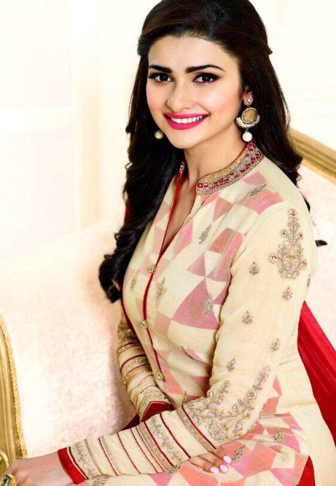 shimorocom's tweet photo. Beige Embroidered Layered Salwar Suit
Shop: https://t.co/lzzE3JmPFQ
#embroideredsalwar #prachidesai #prachi #salwar #dupatta #salwarsuit https://t.co/vsRwk8QseE