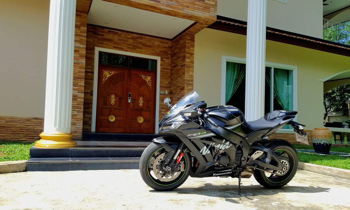 TRL_CARBON's tweet photo. #ถึงอย่างปลอดภัย
#ToneRedLine 
#zx10rr https://t.co/OYH7U6ZhvJ