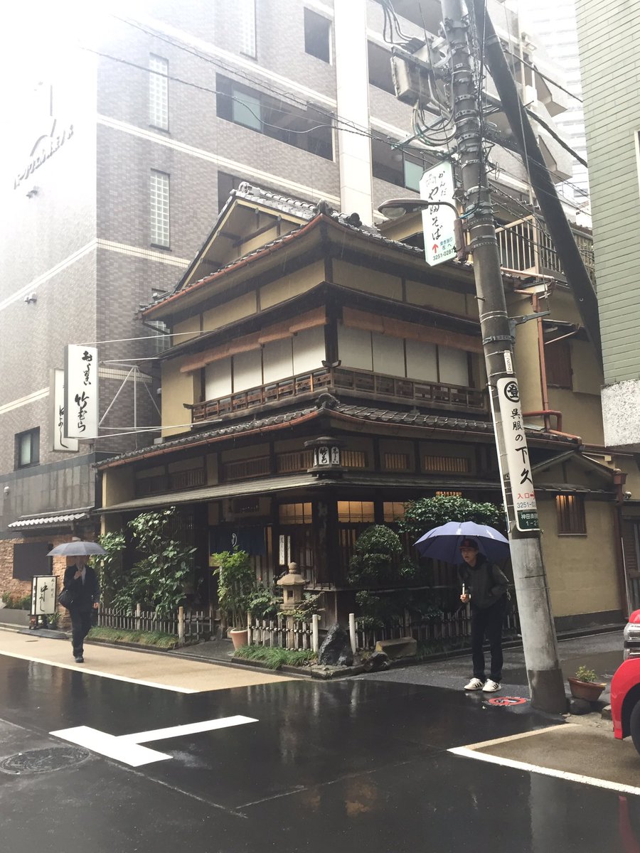 22Satsuki05's tweet photo. 半年ぶりの秋葉原
揚げまんじゅう美味しかった✨ https://t.co/Q9Vit1x31j