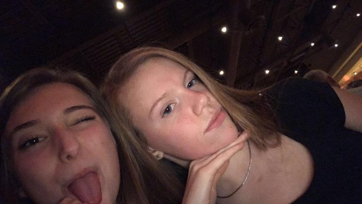 ellie_scha's tweet photo. happy birthday to my favorite singing buddy 🎵💕 here's to many more duets 😜 #TRULY #emotion #moms https://t.co/c2z4BTnkzu