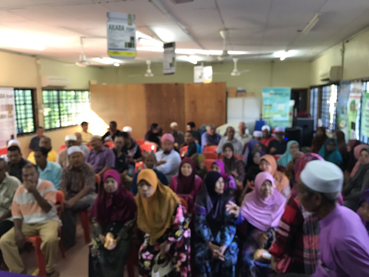 Hasnihafizz's tweet photo. Taklimat pra musim dan tabur terus kering m1/17 https://t.co/nBJ7BPo7YC