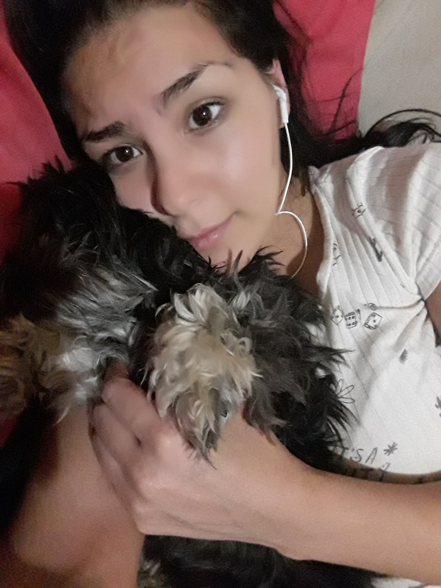 AleRamirezz91's tweet photo. #nocheparanormal  escuchando la paranormal con mi bebé 🐶 @hectorlocutor https://t.co/bGg4x6BELK