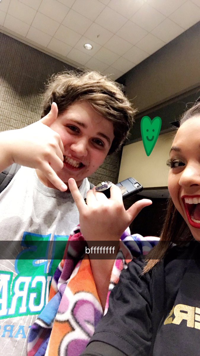 sammiespera's tweet photo. happy bday to my bffπππ i hope u had the best day!!! i love u sm & idk what i would do without our daily convos!! #plbgd https://t.co/qGIUQrIXzC