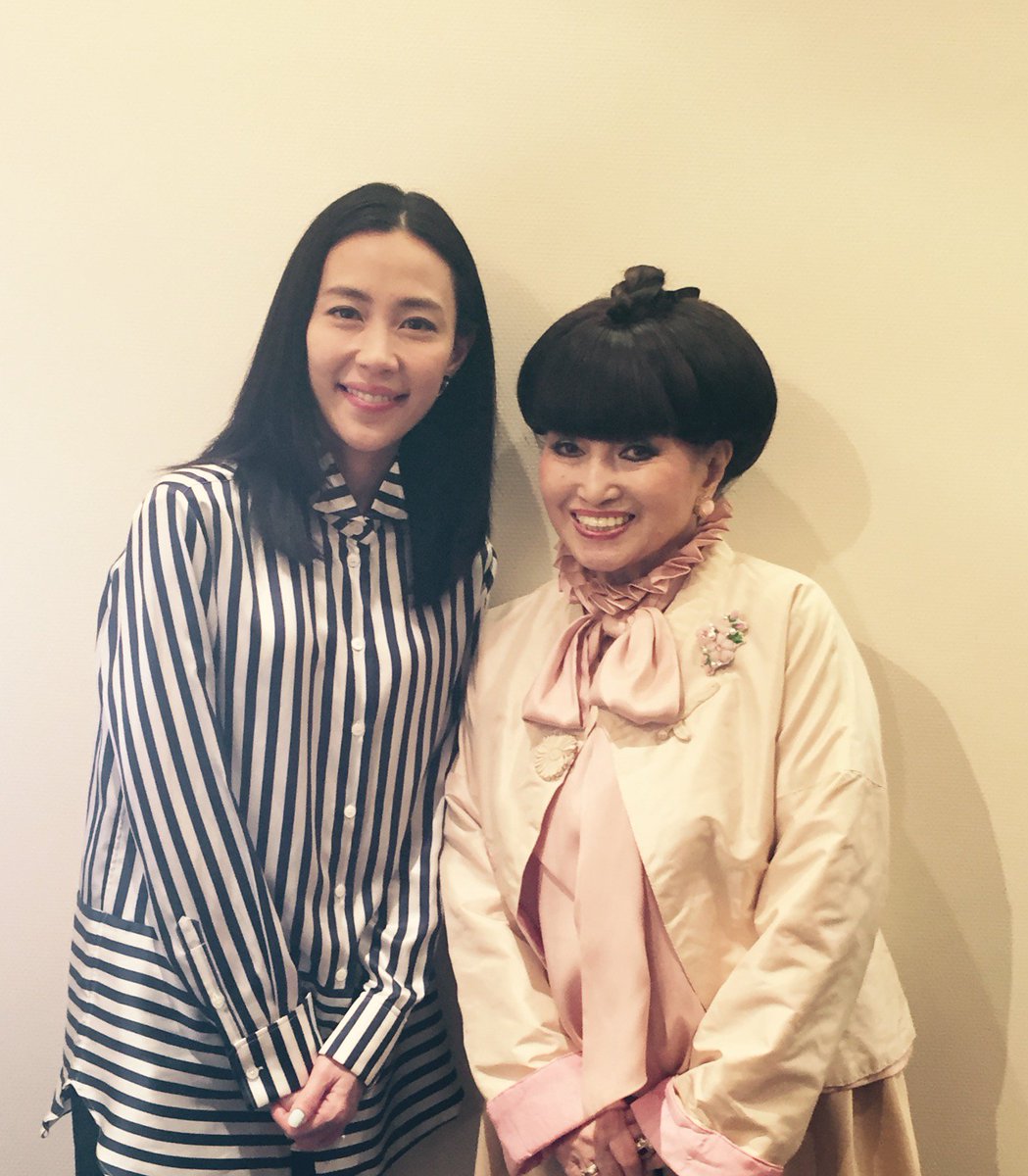 映画ヒーリングっど プリキュア ゆめのまちでキュン っとgogo 大変身 このあと12 00から 木村佳乃さんが徹子の部屋に登場 プリキュアのお話をたくさんしていただきました 徹子さんから木村佳乃さんへ 素敵なプレゼントも みなさん