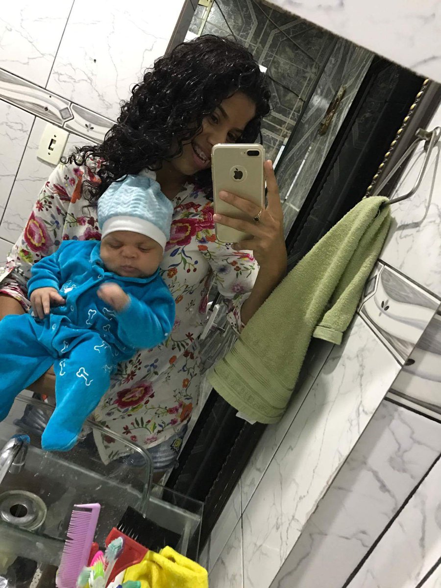 EmillyMariaa9's tweet photo. Hoje o fedorento da minha vida faz dois meses cada dia mais esperto e mais abusado ! 😍😍 #Isaaac https://t.co/LZpm98Io4S
