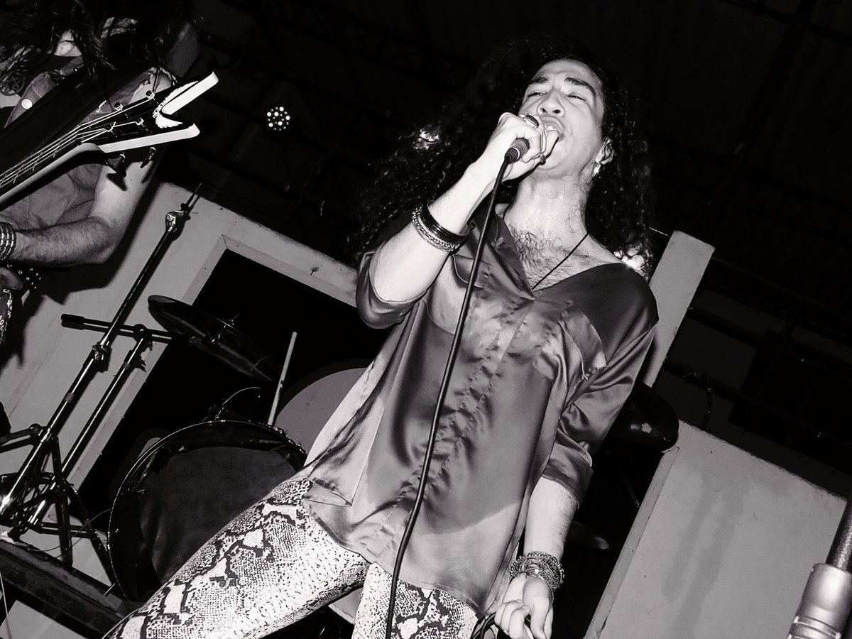 Wicked_Mother's tweet photo. Fotos de ontem no nosso #WickedDebut tocando o terror em Caxias!

Para mais fotos: https://t.co/zNhlAVDtpk https://t.co/2qQlybGQs5