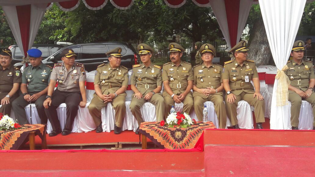 Bersama bapak gubernur <a href="/ganjarpranowo/">Ganjar Pranowo</a>  dalam rangka HUT ke - 67 Satpol PP dan HUT ke-55 Satlinmas Tingkat Provinsi JATENG di Stadion Manahan