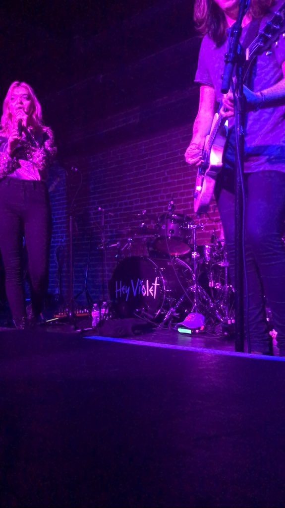 lilybehring's tweet photo. Best night with the best people ❤️thank you @MirandaMiller @RenaLovelis @NiaLovelis @IainShipp @CaseyMoreta @Jessarae @HeyViolet https://t.co/zYueDe2qx3