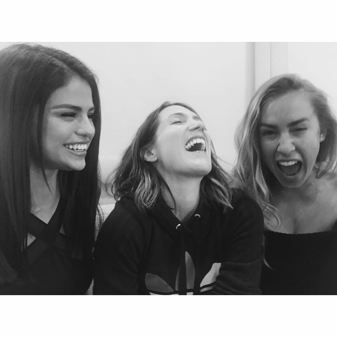 GomezSource's tweet photo. Theresa via Instagram ❤ https://t.co/kExeGu3Sba