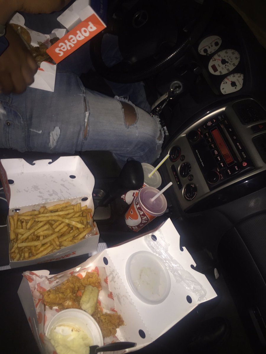 MrJonCee's tweet photo. Is this a date? https://t.co/2jNRkrQ5TZ