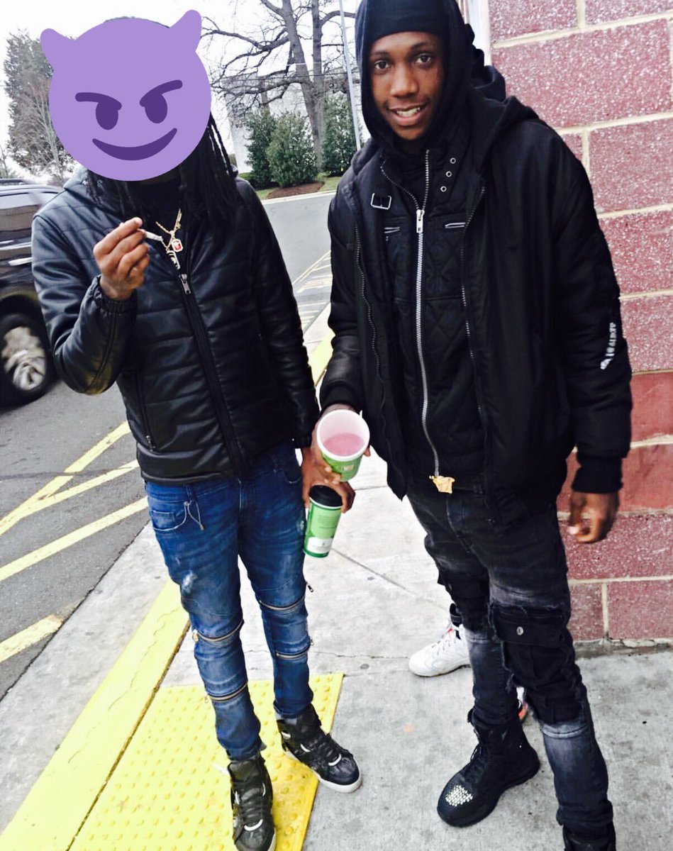 Daydayglizzygg's tweet photo. Niggas Hatin On Us ...Guess What We Don't Fucking Care💯🤷🏾‍♂️🖕🏽 https://t.co/nYBgQc7KWD