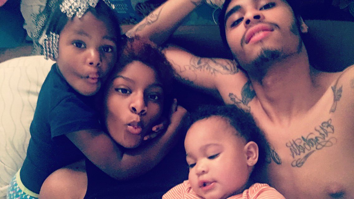 _kushingt0n's tweet photo. we'll be incomplete until you make it back home to us 😩💕 we miss you so much!! https://t.co/gtDcRCCRMa