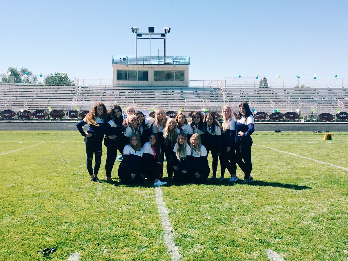kiedayyy's tweet photo. we supported all of you so come support us! tomorrow at 7pm @ ths to send us off to nationals! first 25 people get freeeeee pizza😎 https://t.co/HnM7yfDAxI