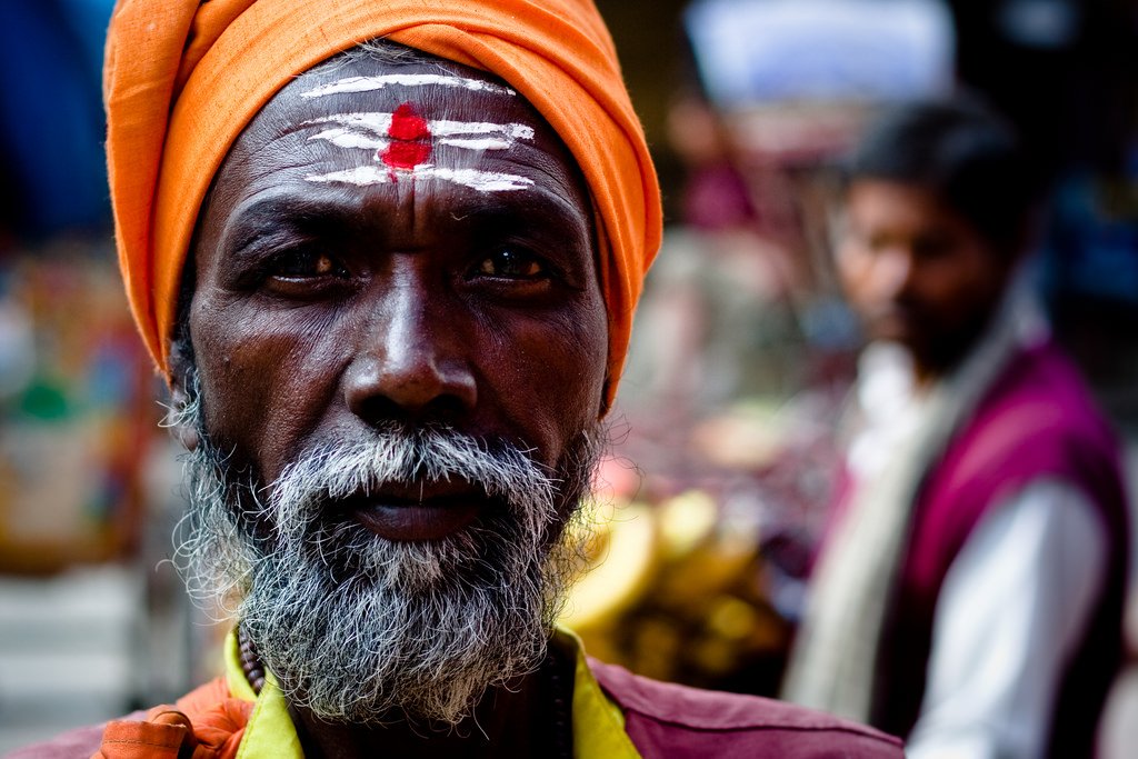 Занятия в индии. Индия нью дели сари. Вайшьи шудры. Русский индус. Индия современная жизнь.