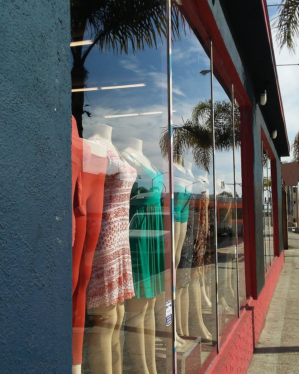 WindowGuyzUSA's tweet photo. $3.99 or Less clothing store. Sparkling windows!!!
#Springcleaning https://t.co/arWT63Z1m8 #WindowGuyz https://t.co/qduflWWObb