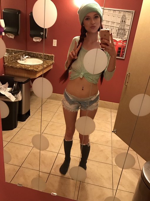 #pottybreak  💋 https://t.co/KrC6ZPtHai<a href="/tag/pottybreak"class="tags">#pottybreak</a>