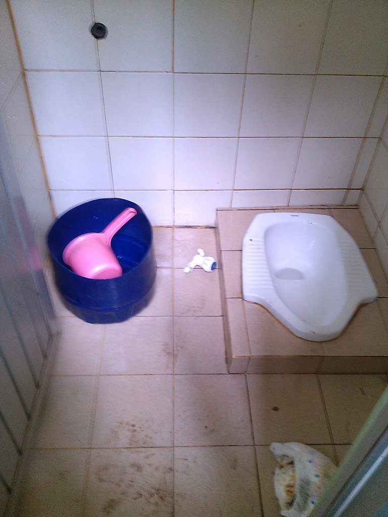 HeriWiy's tweet photo. 11:12 Toilet Ps Seni Ancol Jorok &amp; Tdk ada air @basuki_btp @SonoraFM92 @DKIJakarta @ancoltmnimpian @dufan_ancol https://t.co/Cm7ijrMgJH
