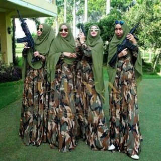 AdzkiaColection's tweet photo. ULYA SYARI ARMY 
IDR 125000
MAXY NON BUSUI BHN JERSEY KOREA MOTIF ARMY +BERGO BHN CERUTY FIT XL LD100 PJ140 ( Weight 700gr) https://t.co/PMZWSD8ubU