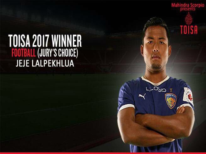 jejefanai's tweet photo. Would like to Thank the Jury and @timesofindia for selecting me for this award #footballeroftheyear #TOISA2017 #thankyoueveryone #JJ12 👍🏻🙏🏻 https://t.co/eqMMVeW7Ua