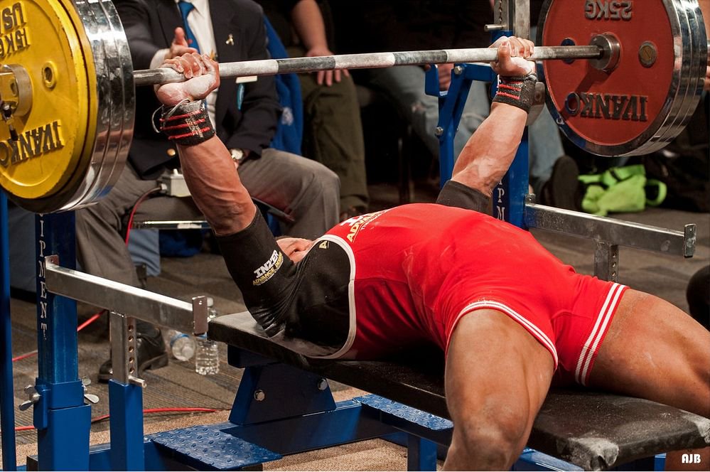 WheyCartel's tweet photo. Want gains for your upper body in both size and strength? Check out how to here: https://t.co/RTnNVSuR6k https://t.co/YTwmOTvuuT