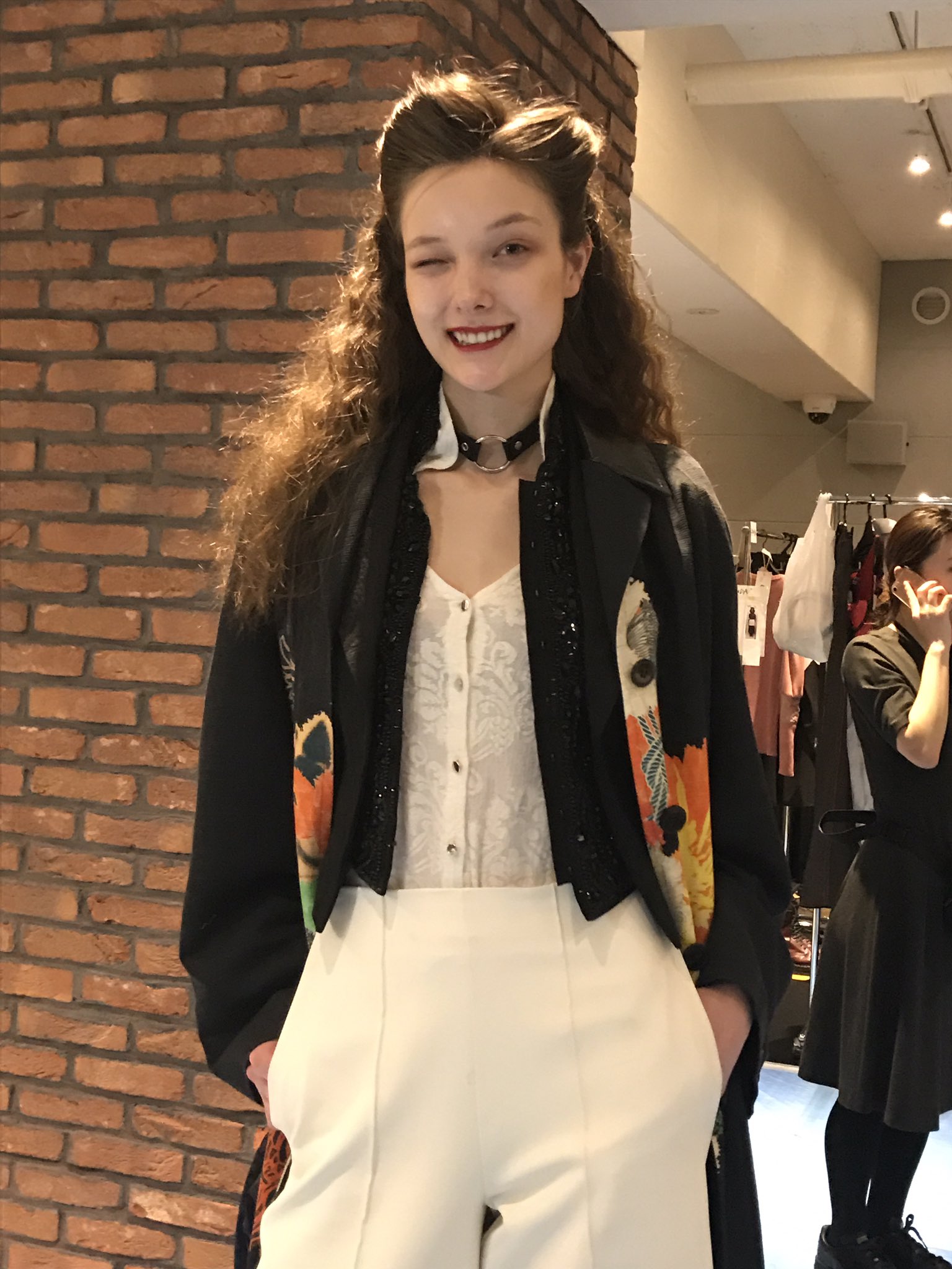 ファッション通信 Su Twitter 東コレ Growing Pains のランウェイにはトップモデルのユミ ランバート がウォーキング ちなまにユミちゃんはベルギー出身ですが 父方の祖母が日本人だそう とってもキュートな笑顔をいただきました