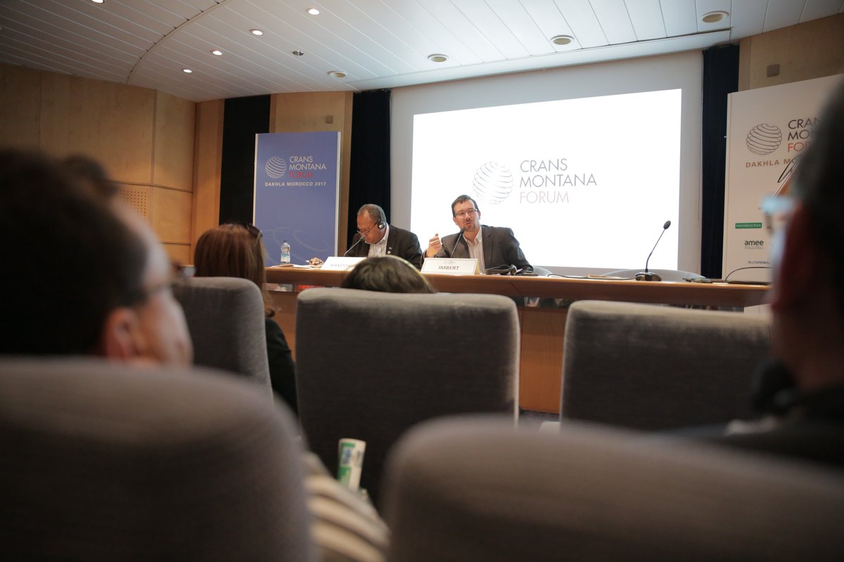 CransMontanaF's tweet image. N. Imbert accompagné par S. Manetoali, a présenté le film Wonders of the Sea pour témoigner de l’importance de préserver les #océans #CMF17