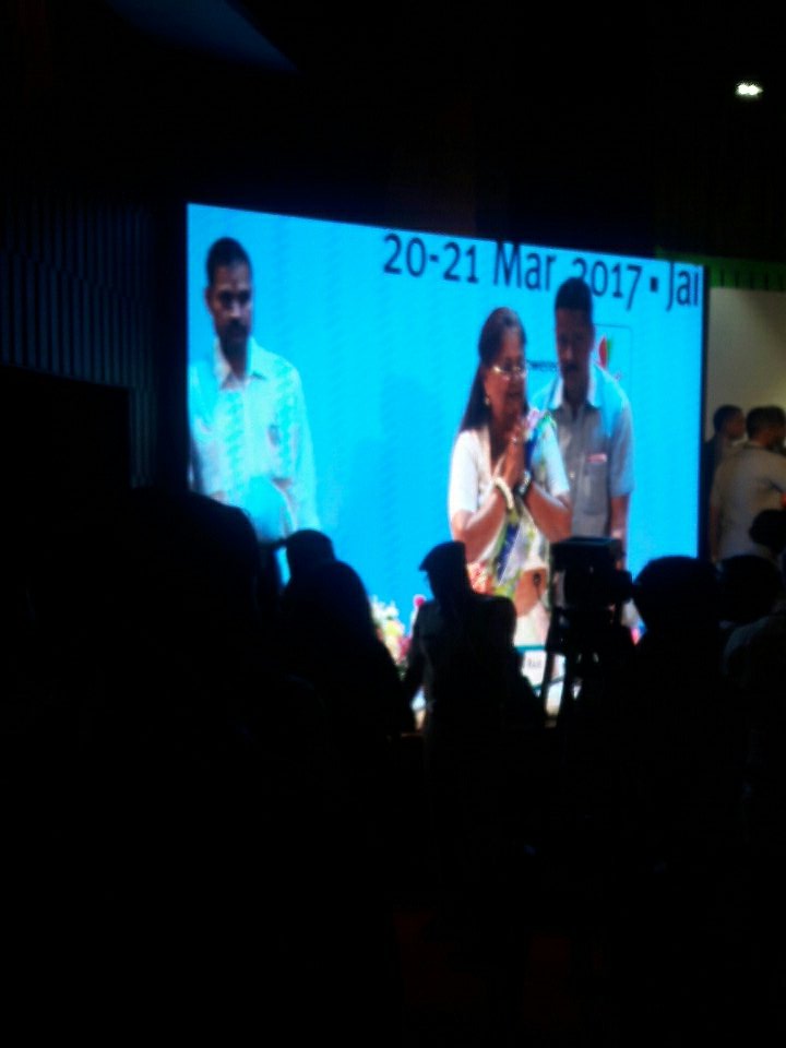 RajITday's tweet photo. We cordially welcome Honourable Chief Minister of Rajasthan, Shrimati Vasundhara Raje at Rajasthan IT Day 2017. #RajITDay #DeCodingRajasthan https://t.co/y2AOVdlKHd