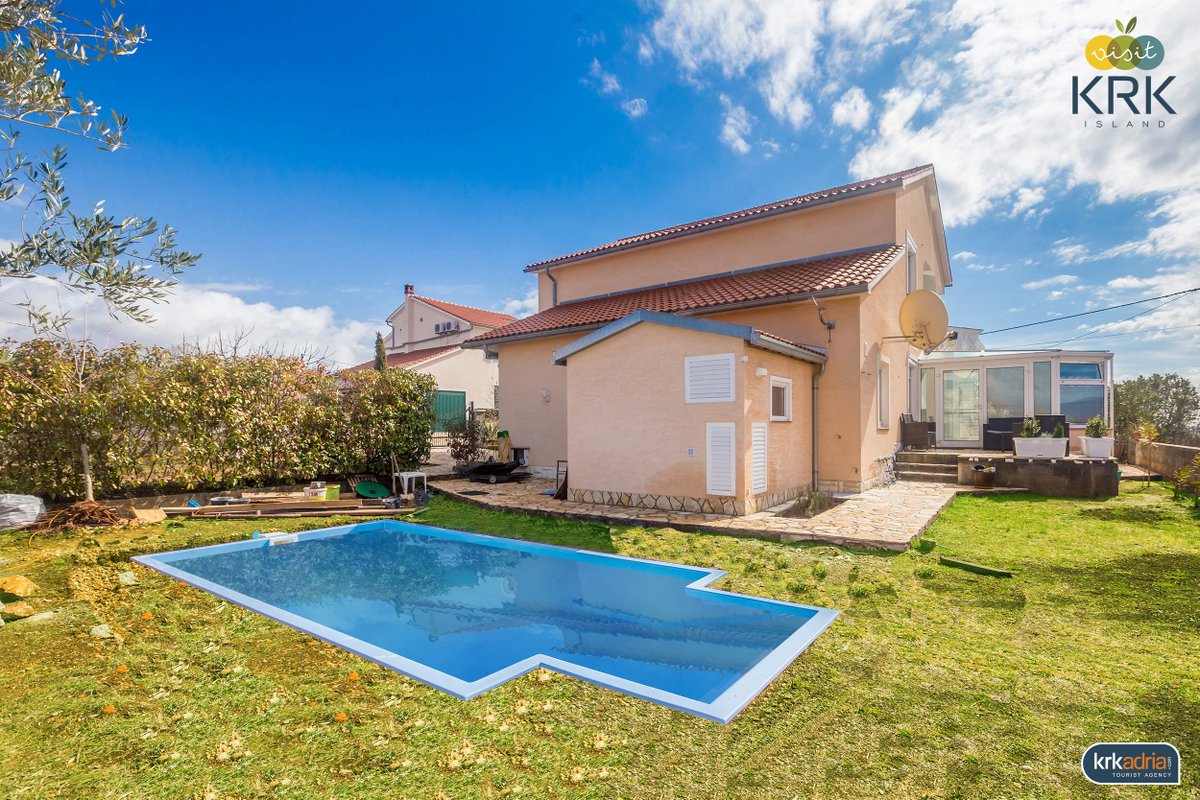 VisitKrk's tweet image. Holiday house CASA DEL SOL on the #KrkIsland, #Croatia, with pool and indoor jacuzzi, 3 bedrooms, 2 bathrooms and 3 living rooms.
#VisitKrk