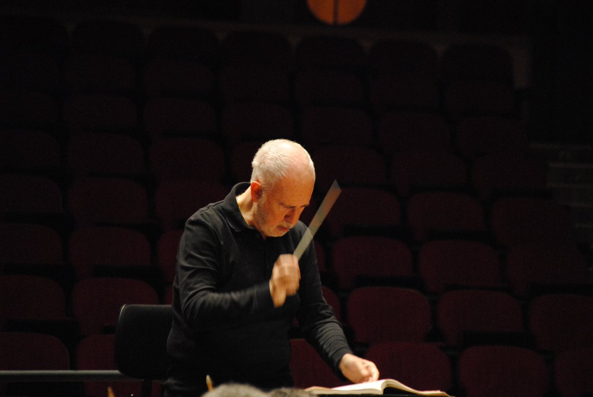 OSGgalicia's tweet photo. @OSGgalicia ya está de ensayos por los Alpes con la Sinf. alpina de #Strauss bajo la dirección del maestro López Cobos. https://t.co/8zqNxbCcor