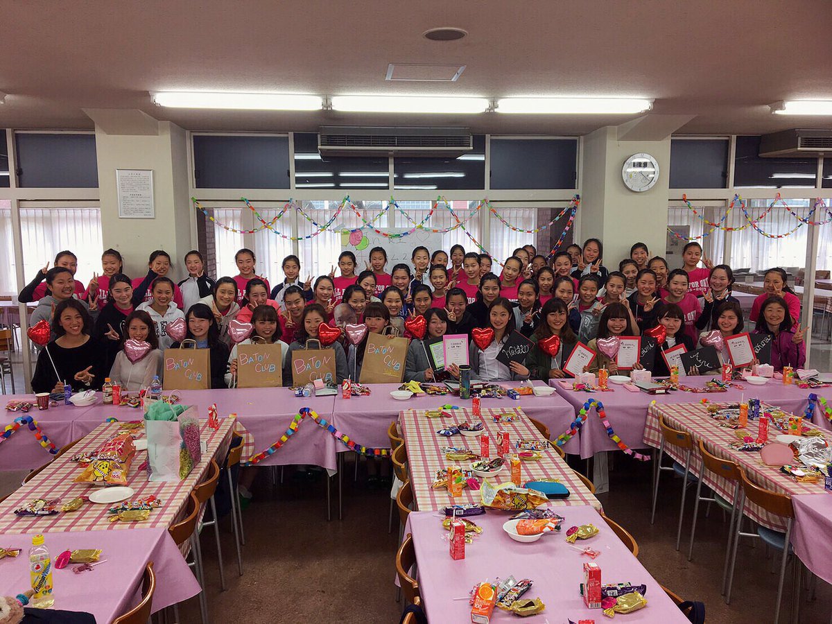 Ariami0109's tweet photo. 03.20 バトン部送別会💃
京セラ甲子園球場で踊らせてもらえたり全国金賞も経験させてもらった貴重な6年間。後輩や先生コーチ、最高な12人の仲間に出会えてほんまに感謝😭💓
これからもずっと応援してます🗣 https://t.co/wYxVbhiTR0