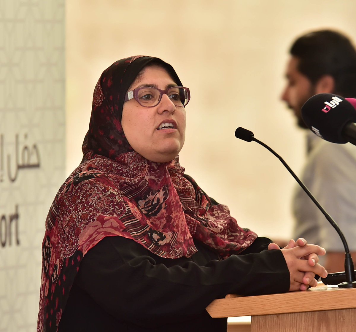 QatarUniversity's tweet image. عرضت د. داليا فراج دراسة تطبيقية على الشركات القطرية أعدتها لجنة المسؤولية الاجتماعية تناولت موضوع الإدماج الاستراتيجي للمسؤولية الاجتماعية.