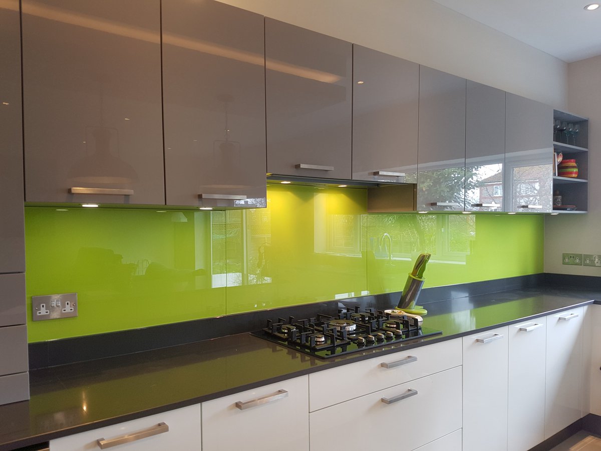MegaGlassUk's tweet photo. Spring has begun and the bright colours are back! #spring #kitchendesign  @MegaGlassUk https://t.co/cXAYVy7nBr