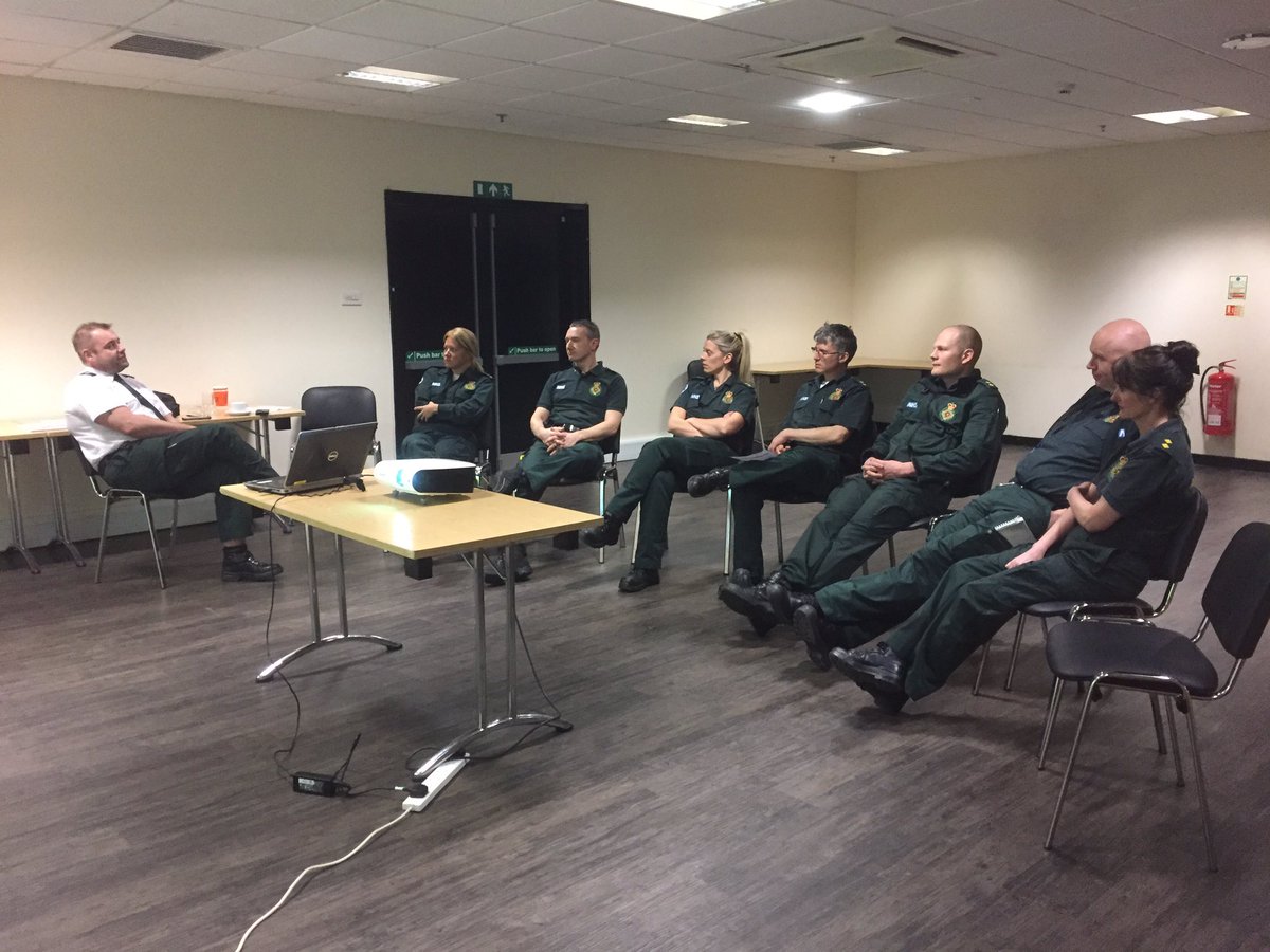 Kirsty_LLR's tweet photo. #CSDevelopmentDay discussing #EOLC with @TButterill @teamyasclinical ... #ComplexDecisions ๐ https://t.co/LMFeJhFK4z