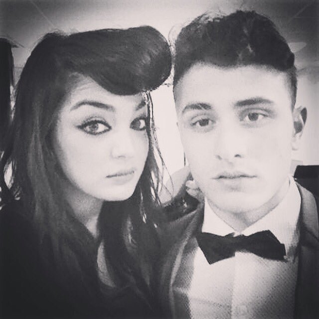 dafnevena's tweet photo. #hbday #beautiful #cousin 🎈 https://t.co/XBJrgpLDLW