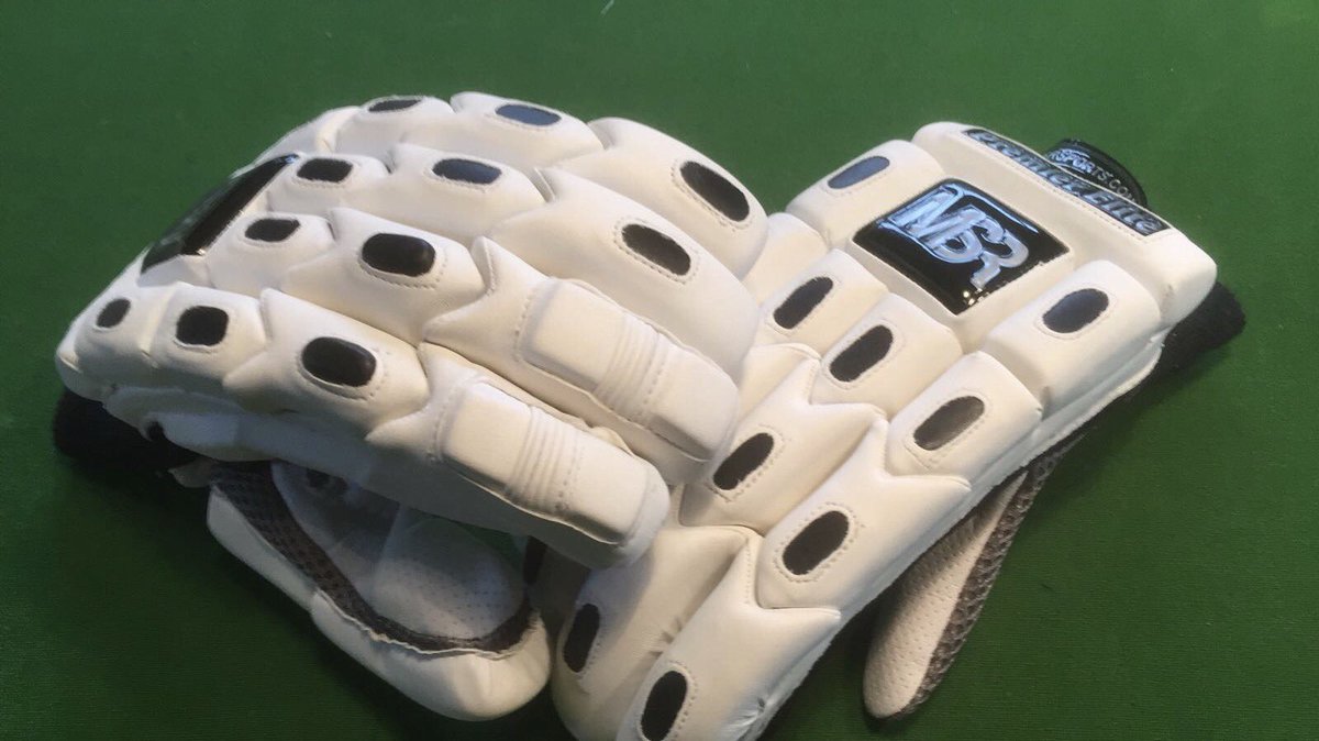 OUR COMPETITION IS STILL LIVE. Retweet and follow this post for your chance to win a pair of MSR batting gloves.