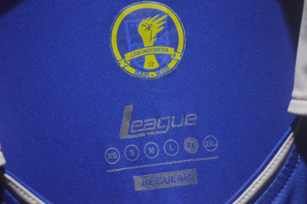 FWDfootballshop's tweet photo. #FFS9
Persib Home 2015 - Replica
XL (76x56)

Used
Size label kerah crack,
Logo League dada crack,
Logo L lengan crack, https://t.co/U1qYSt9KRE