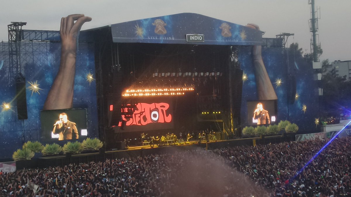 judithgomez09's tweet photo. @inspector_ska Excelente presentación en @vivelatino #VL17 https://t.co/RPWqgjcdT3