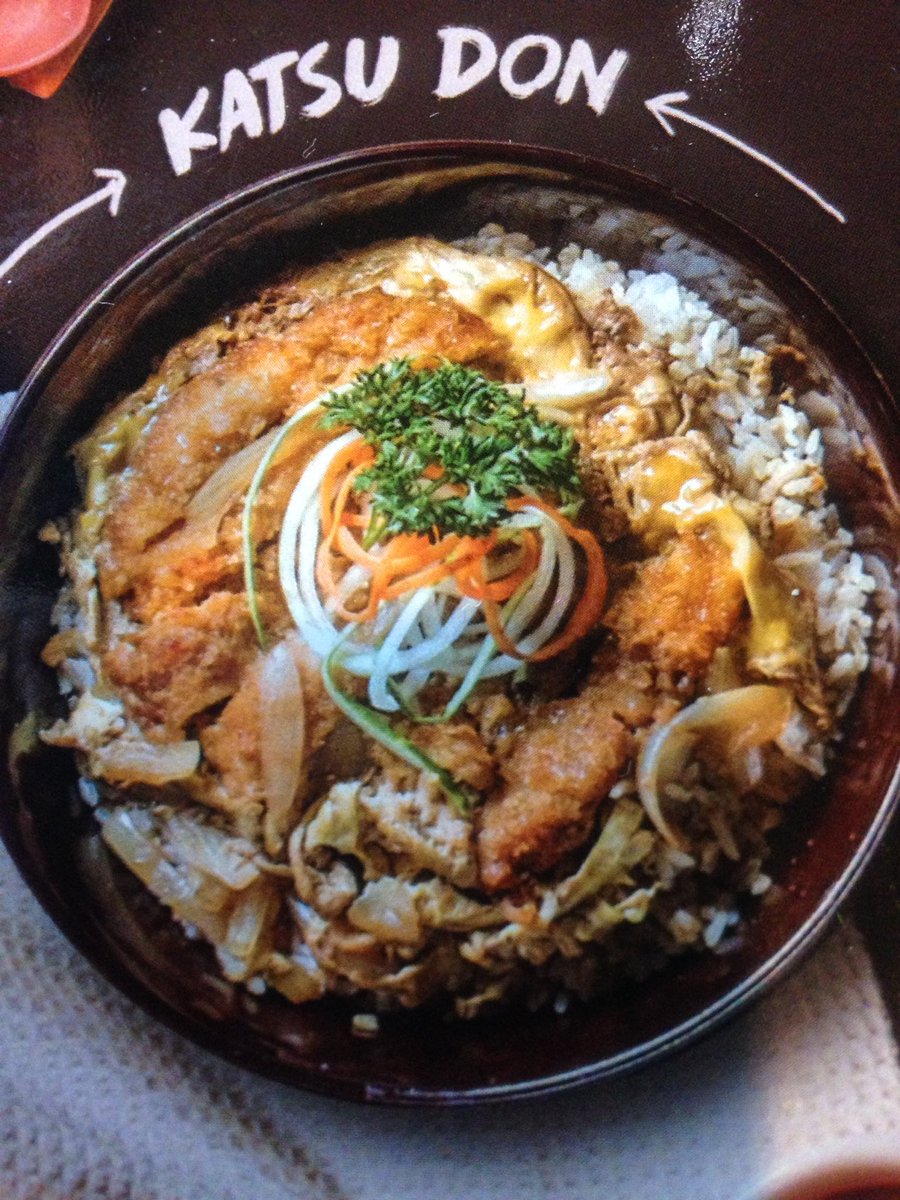 Japanese rice bowl topped with deep fried chicken cutlet cooked with scramble egg light soy dressing <a href="/The_LightCup/">The Light Cup (TLC)</a> 🤤🤤