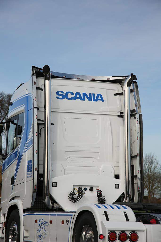 OnlyWayIsDutch's tweet photo. The new S series is more of a dream series ! Such a pleasure to look at and leaves you wanting more ! #NextGenScania #scania #onlywayisdutch https://t.co/RBxaQJfgsN