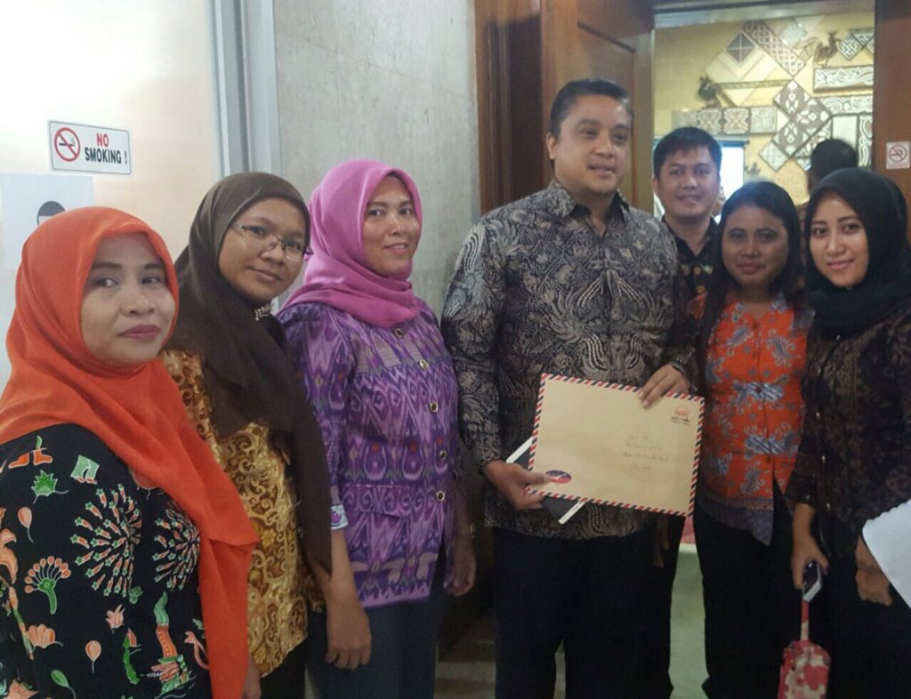 BidanPTTBersatu's tweet photo. Rekomen Point 1 jadikan PP 78/2013 (Perubahan PP 11/2002 Ps 6 ayat 2 sebagai SOLUSI) @dedeyusuf_1 @NilaMoeloek @asmanabnur2016 @wiranto1947 https://t.co/hXOZk9norB