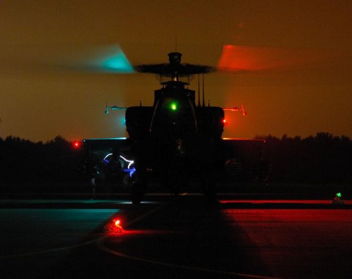 dhcluchtmacht's tweet photo. Terugblik 6 NL #helibijdrage #Minusma : inlichtingen verzamelen 24/7, dag & #gitzwarte nacht. Gelukkig #goedgetraind https://t.co/BQSsXpKun6